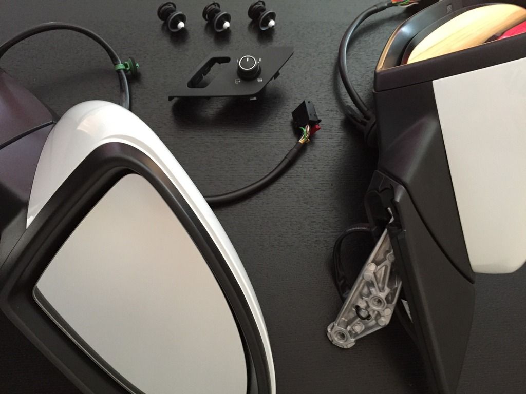 MK7 Golf Power Folding Mirrors with Puddle Lights GOLFMK7 VW GTI MKVII Forum / VW Golf R